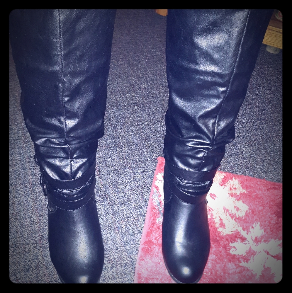 Mid calf-knee high boots